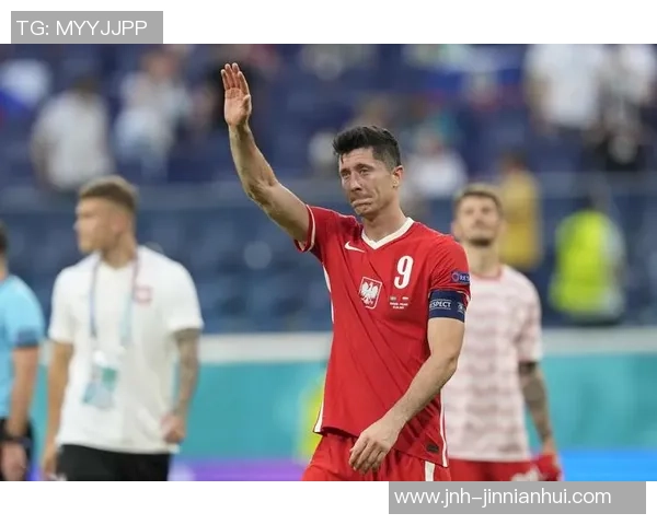 2025年波兰足球门将实力榜揭晓什琴斯尼稳居第一斯科鲁普斯基位列第三